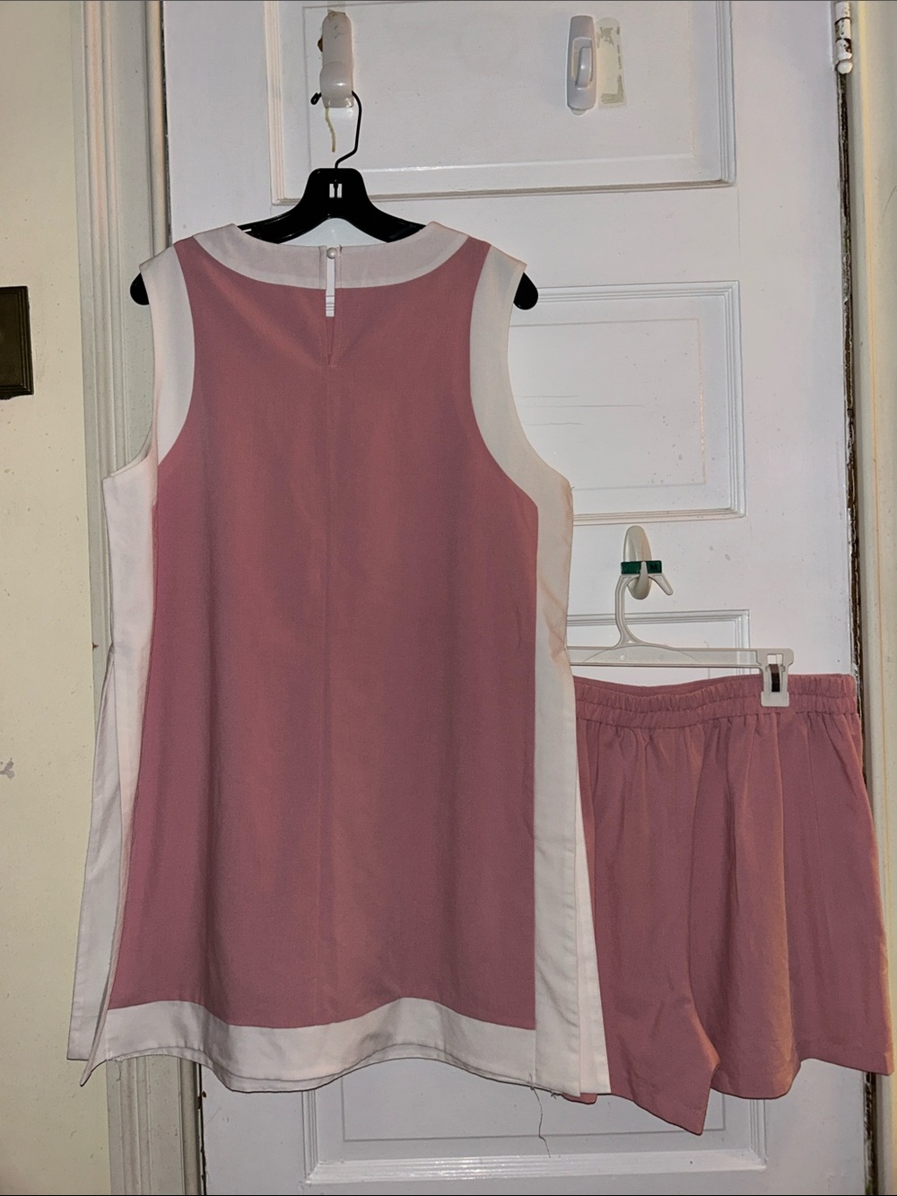 Pink and White Sleeveless Two-Piece Women's Set - Picture 8 of 9